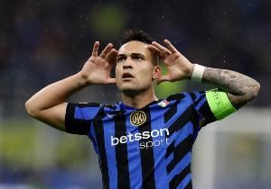 劳塔罗：感谢所有到场支持我们的球迷 我性格严肃但该笑时会笑