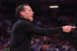 阿特金森:前三节球队打得束手束脚 今晚是防守拯救了我们